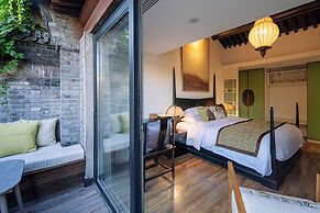 Beijing Le Zai Nan Luo Gu Xiang Wang Fu Jing Forbidden City Courtyard 