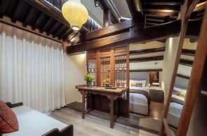 Beijing Le Zai Nan Luo Gu Xiang Wang Fu Jing Forbidden City Courtyard 