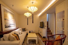 Beijing Le Zai Nan Luo Gu Xiang Wang Fu Jing Forbidden City Courtyard 