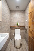 Beijing Le Zai Nan Luo Gu Xiang Wang Fu Jing Forbidden City Courtyard 