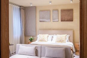 Beijing Le Zai Nan Luo Gu Xiang Wang Fu Jing Forbidden City Courtyard 