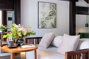 Beijing Le Zai Nan Luo Gu Xiang Wang Fu Jing Forbidden City Courtyard 