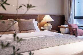 Beijing Le Zai Nan Luo Gu Xiang Wang Fu Jing Forbidden City Courtyard 