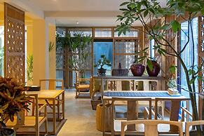 Beijing Le Zai Nan Luo Gu Xiang Wang Fu Jing Forbidden City Courtyard 