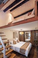 Beijing Le Zai Nan Luo Gu Xiang Wang Fu Jing Forbidden City Courtyard 