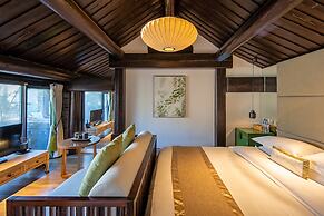 Beijing Le Zai Nan Luo Gu Xiang Wang Fu Jing Forbidden City Courtyard 