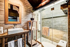 Beijing Le Zai Nan Luo Gu Xiang Wang Fu Jing Forbidden City Courtyard 