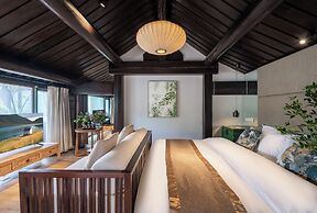 Beijing Le Zai Nan Luo Gu Xiang Wang Fu Jing Forbidden City Courtyard 