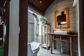 Beijing Le Zai Nan Luo Gu Xiang Wang Fu Jing Forbidden City Courtyard 