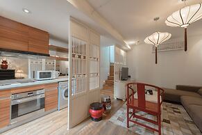 Beijing Le Zai Nan Luo Gu Xiang Wang Fu Jing Forbidden City Courtyard 