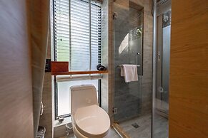 Beijing Le Zai Nan Luo Gu Xiang Wang Fu Jing Forbidden City Courtyard 