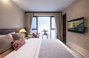 Beijing Le Zai Nan Luo Gu Xiang Wang Fu Jing Forbidden City Courtyard 