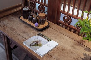 Beijing Le Zai Nan Luo Gu Xiang Wang Fu Jing Forbidden City Courtyard 