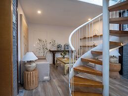 Beijing Le Zai Nan Luo Gu Xiang Wang Fu Jing Forbidden City Courtyard 