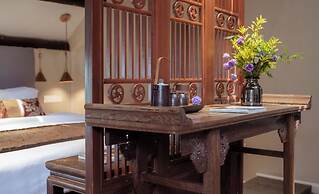 Beijing Le Zai Nan Luo Gu Xiang Wang Fu Jing Forbidden City Courtyard 