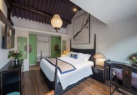 Beijing Le Zai Nan Luo Gu Xiang Wang Fu Jing Forbidden City Courtyard 