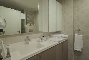 Arwen Premium Residence