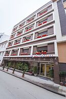 Arwen Premium Residence