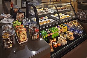 Hyatt Place Chapel Hill / Southern Village