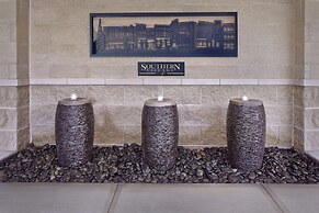 Hyatt Place Chapel Hill / Southern Village