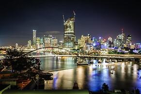 River Plaza Apartments