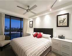 River Plaza Apartments