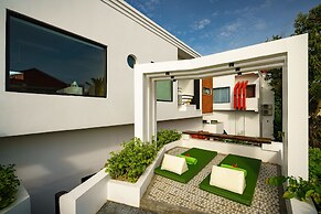 The Secret Corner Unique Residence