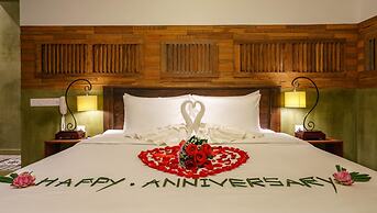 The Secret Corner Unique Residence