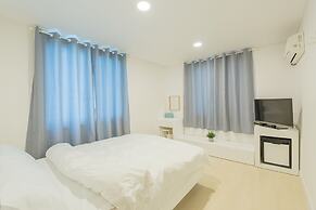 James Blue Guesthouse