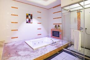 MoonArea Business Leisure Motel