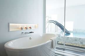 Veranda Pool Villas & Suite