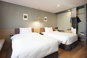 Bay Hound Hotel