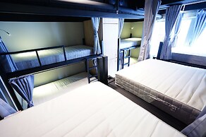 Cavemen Hostel Taipei Station Branch