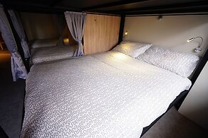 Cavemen Hostel Taipei Station Branch