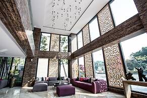 Imperial Dynasty Exquisite Hotel