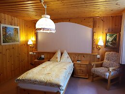 Alpine Budget Rooms by Täscherhof