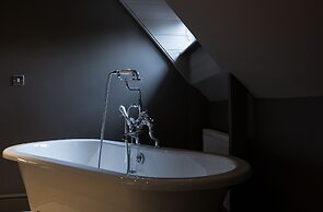 The Lion Hotel - Pub & Restaurant