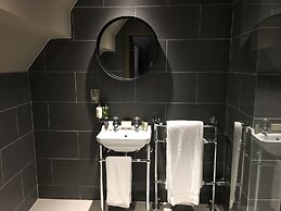 The Lion Hotel - Pub & Restaurant