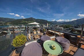 TWO TIMEZ - Boutique Hotel