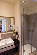 TWO TIMEZ - Boutique Hotel