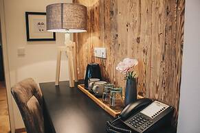 TWO TIMEZ - Boutique Hotel