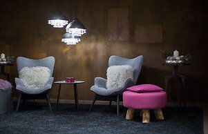 TWO TIMEZ - Boutique Hotel