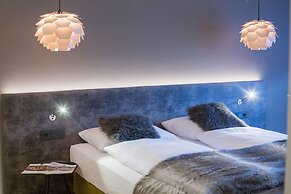 TWO TIMEZ - Boutique Hotel