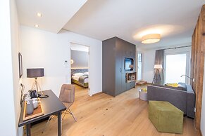 TWO TIMEZ - Boutique Hotel