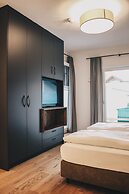 TWO TIMEZ - Boutique Hotel