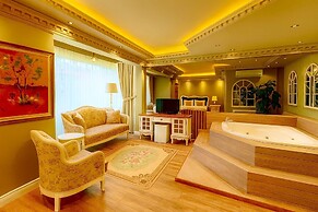 Real King Residence
