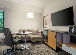 Freepoint Hotel Cambridge, Tapestry Collection by Hilton