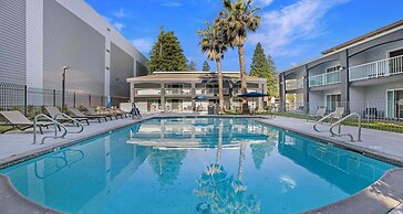 SureStay Plus Hotel by Best Western Sacramento North