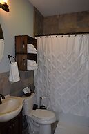 The Retreat at Norwich Lake