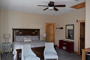 The Retreat at Norwich Lake